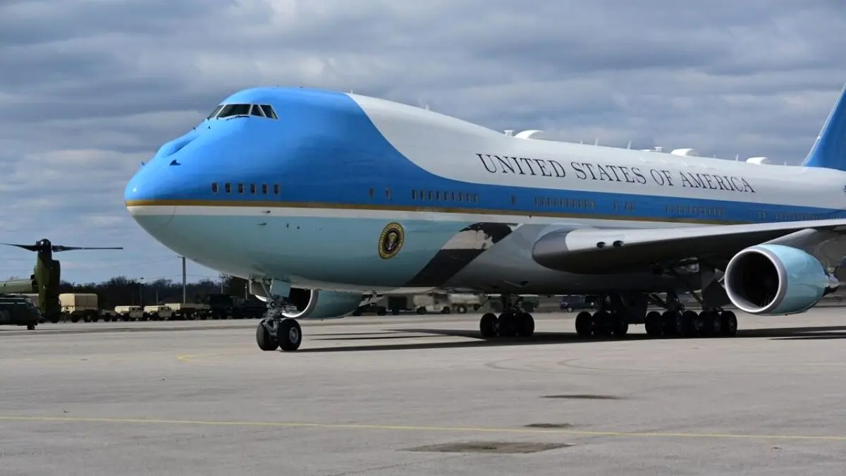 آخرین پرواز ترامپ با هواپیمای ریاست جمهوری آمریکا+ ویدئو