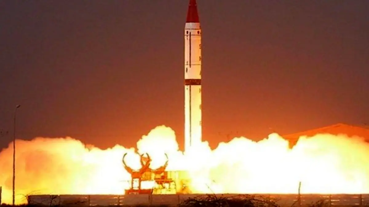 پاکستان یک موشک بالستیک را آزمایش و پرتاب کرد