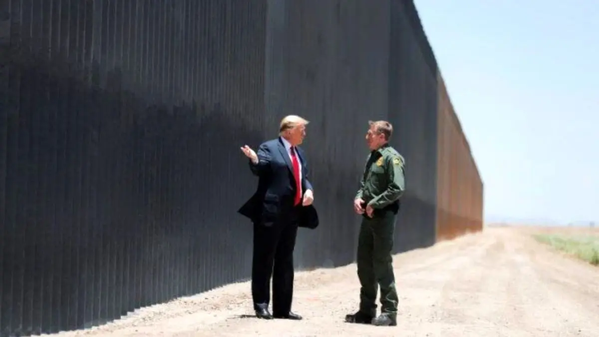 ادامه ساخت دیوار در مرز مکزیک متوقف شود