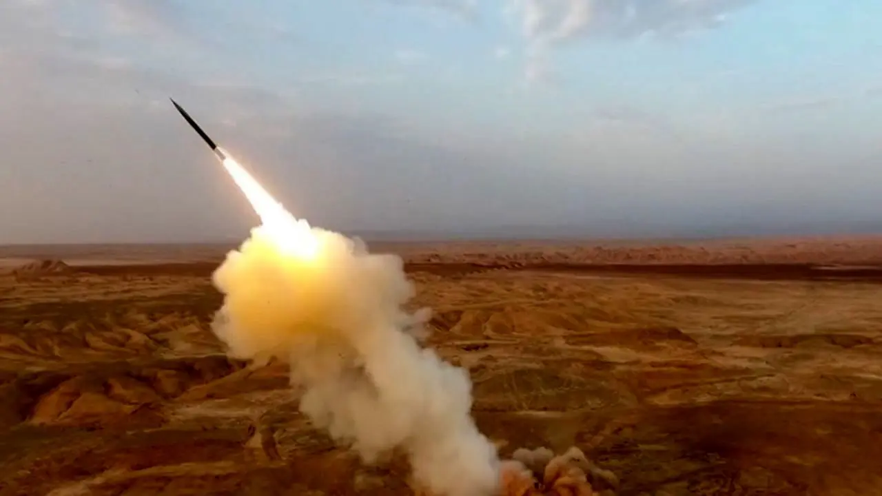 ویدئوی دیدنی از رزمایش موشکی امروز سپاه / غرش هم‌زمان ده‌ها موشک