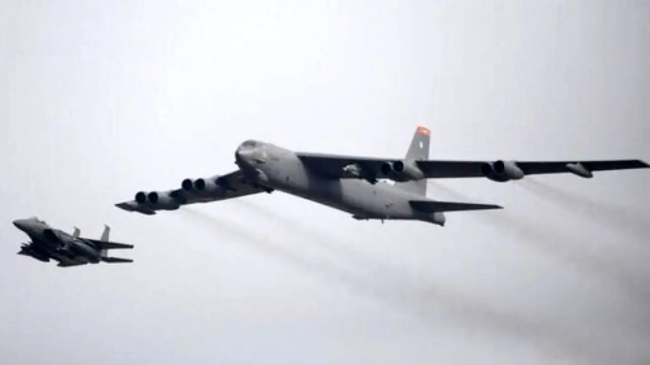 حرکت دو بمب‌افکن بوئینگ بی-52 به سوی خلیج فارس