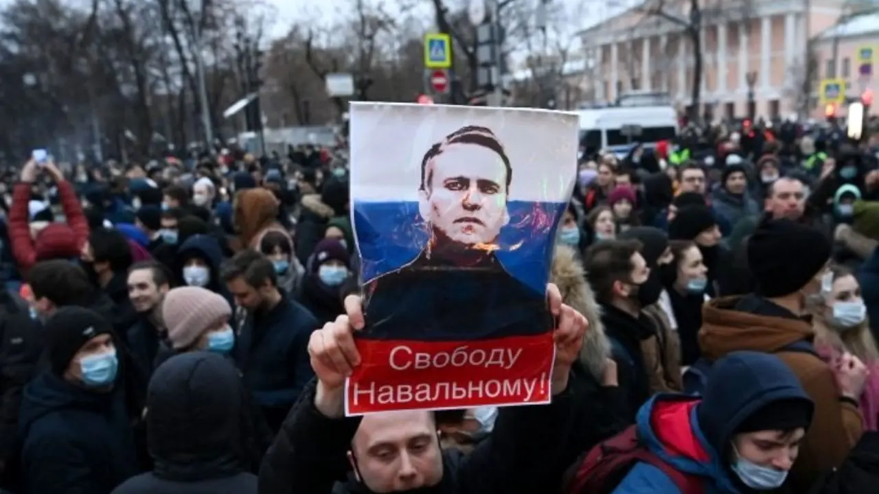 روس‌ها دوباره علیه پوتین به خیابان آمدند+ عکس