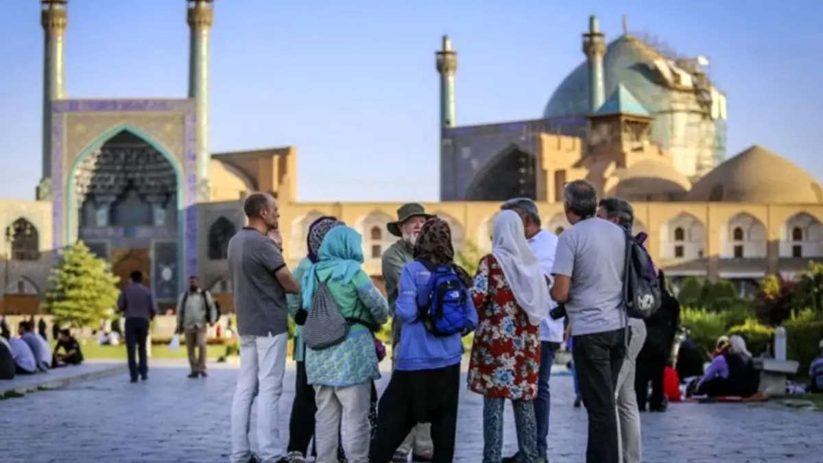 گردشگران خارجی با رعایت شیوه‌نامه‌های بهداشتی به ایران می‌آیند