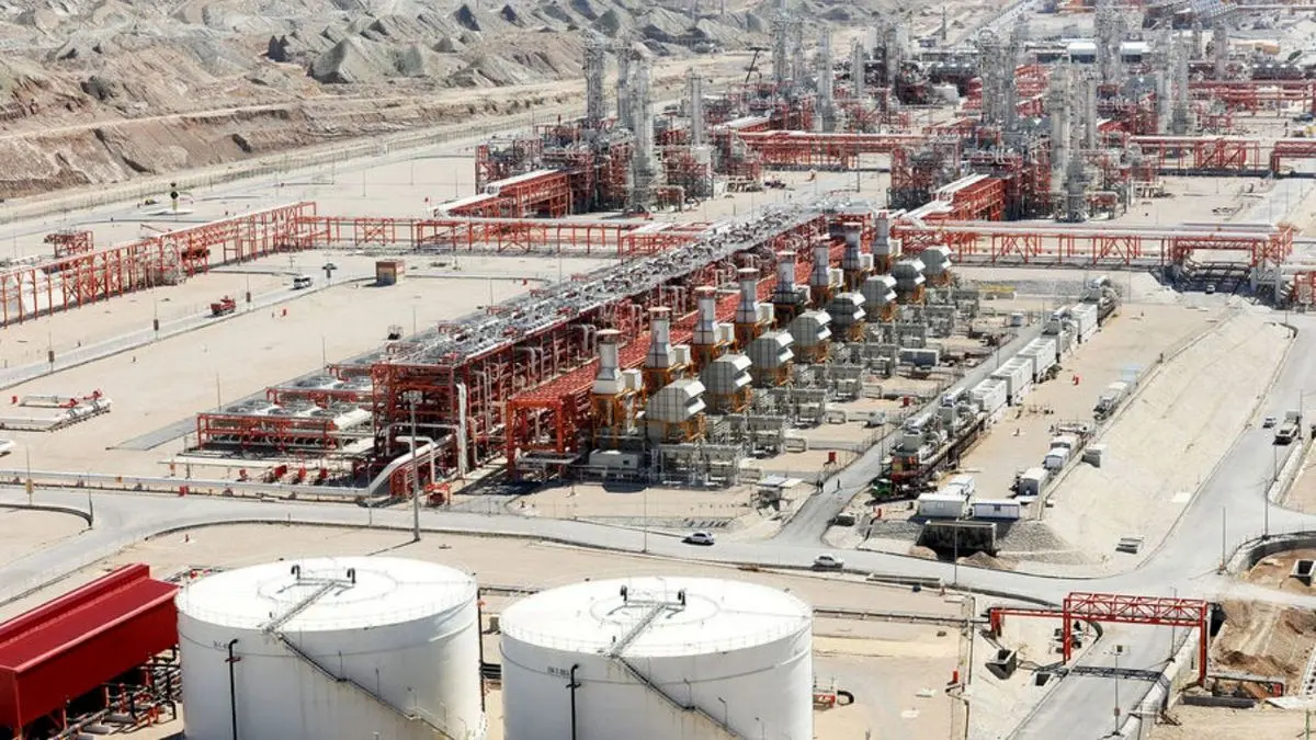 خام‌فروشی نفت در سال‌های پس از پیروزی انقلاب اسلامی کاهش یاقت