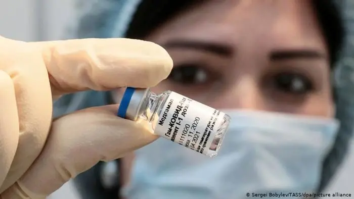 آغاز شمارش معکوس برای واکسیناسیون کرونا در ایران؛ اولویت با چه کسانی است؟