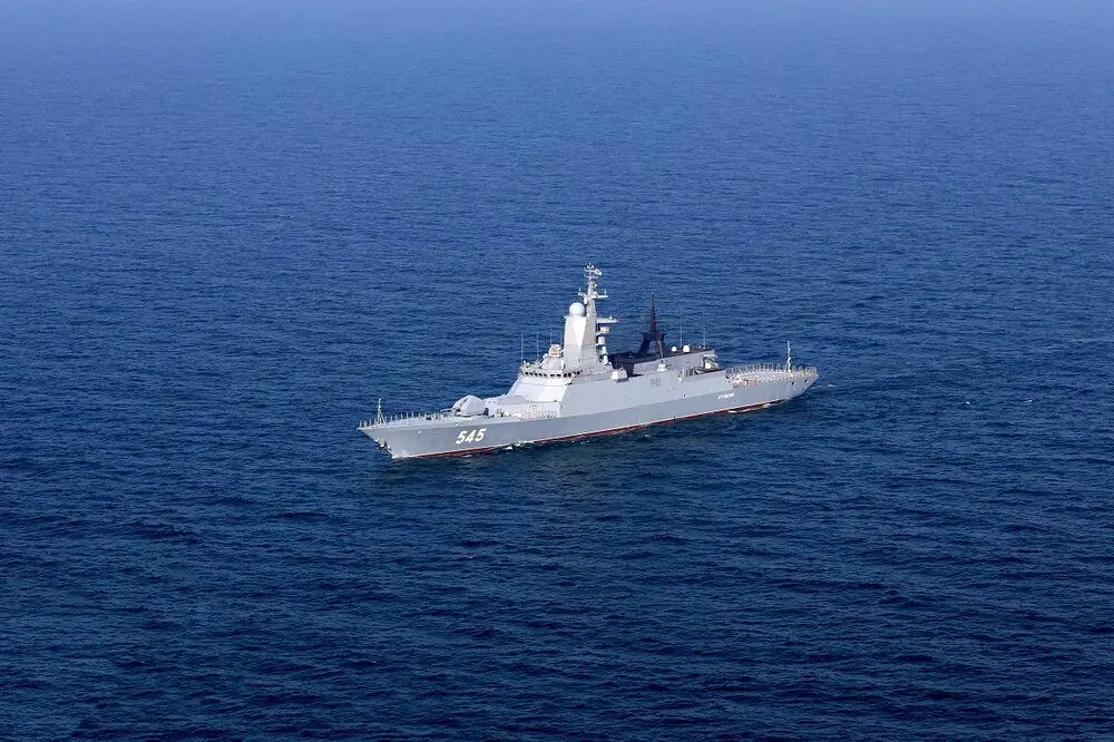تصاویر دیدنی از رزمایش دریایی ایران و روسیه
