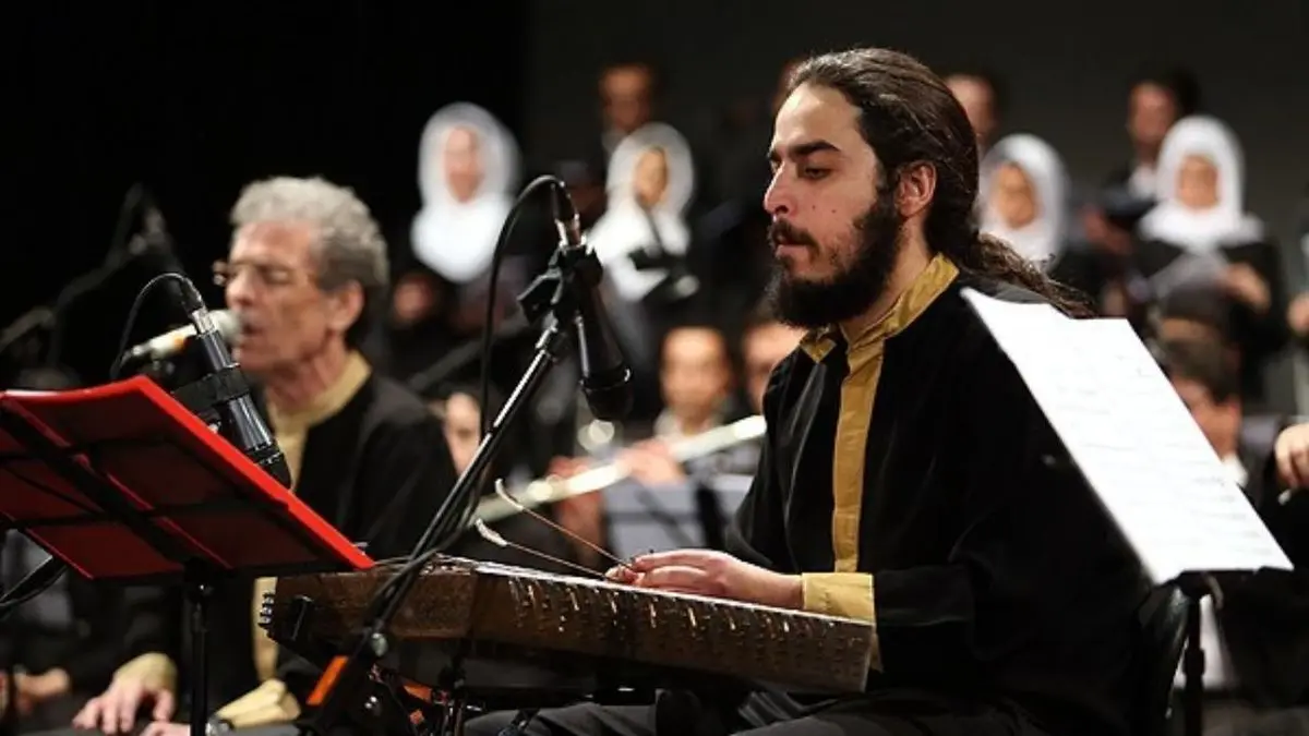 انگار در خانه نشسته و برای خودمان ساز می‌زنیم