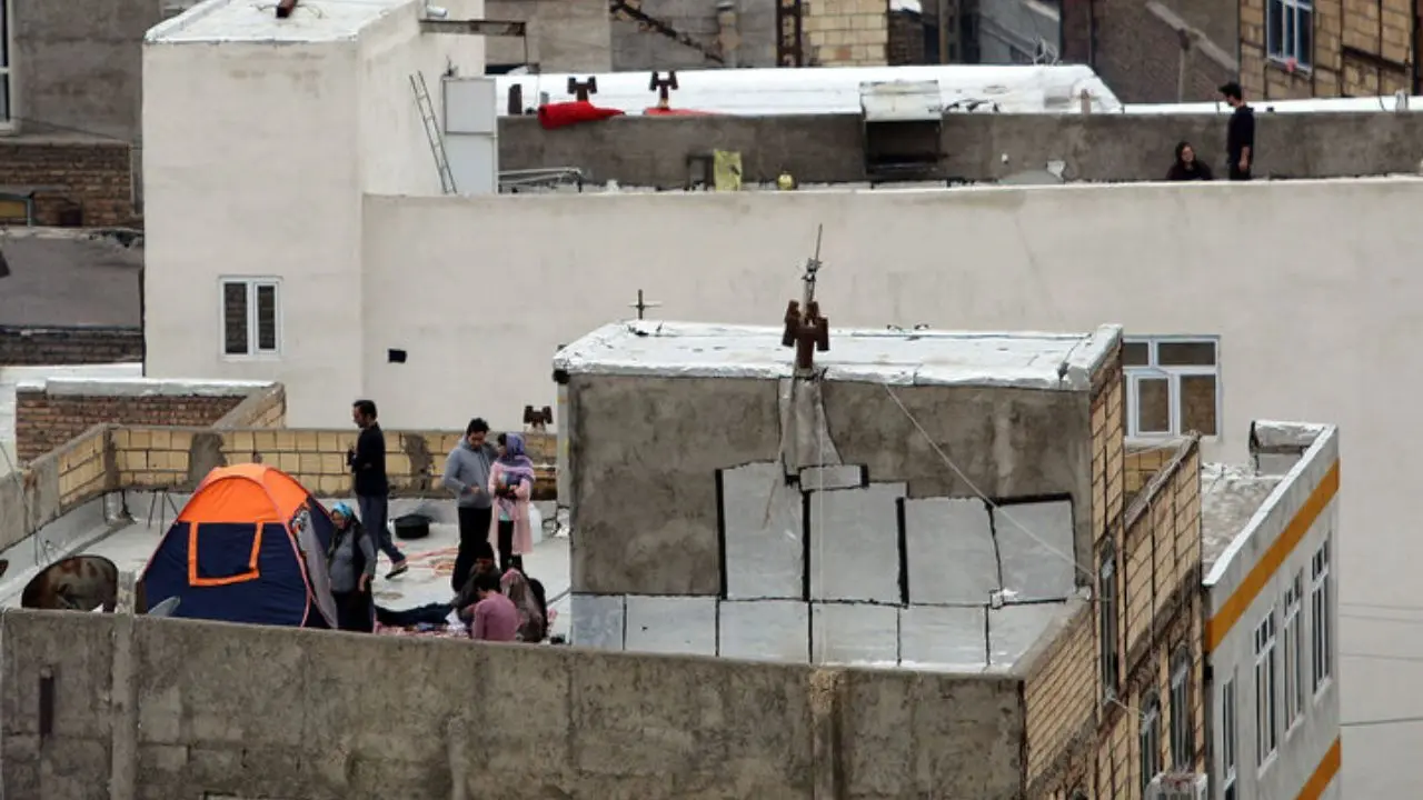 پدیده پشت بام خوابی در پایتخت رد شد