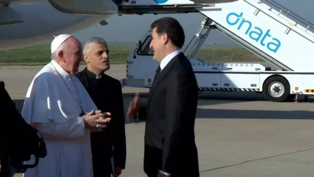 پاپ وارد فرودگاه اربیل شد