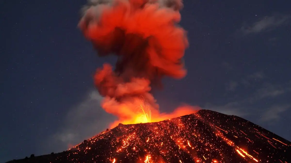 فوران آتشفشان ایسلند پس از 6 هزار سال+ ویدئو