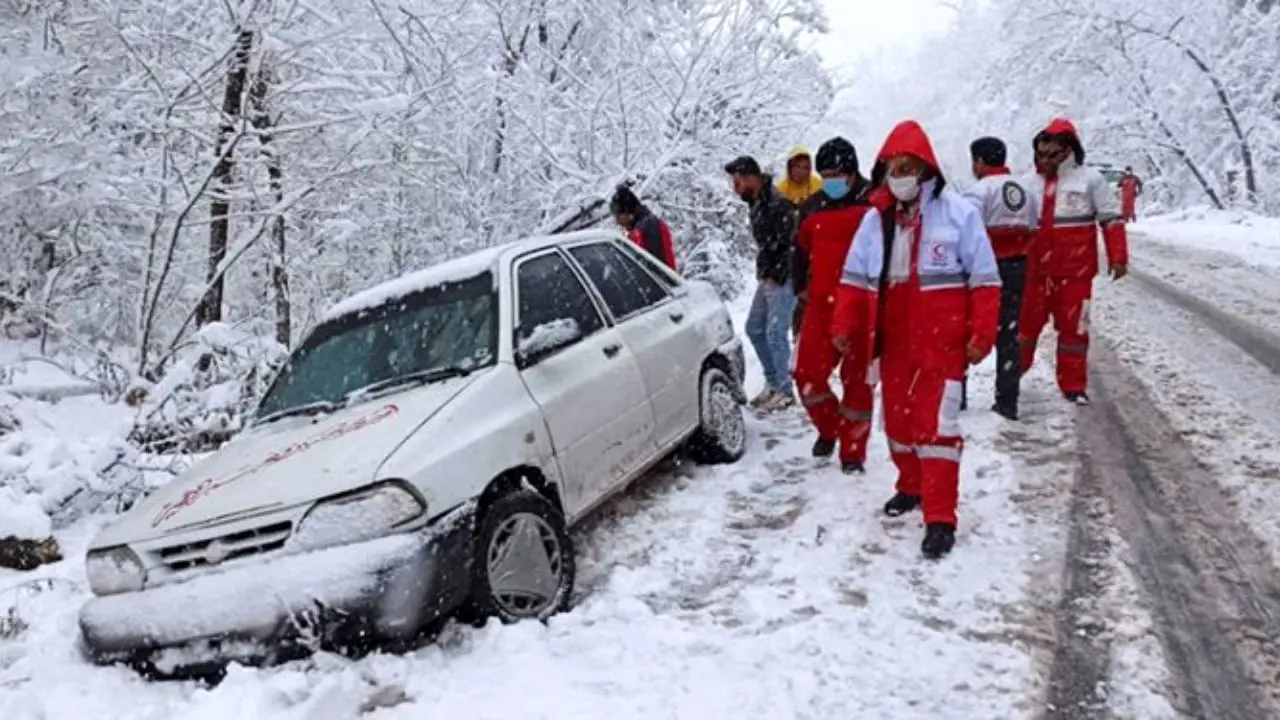 امدادرسانی به 5380 نفر در 17 استان متاثر از برف و کولاک