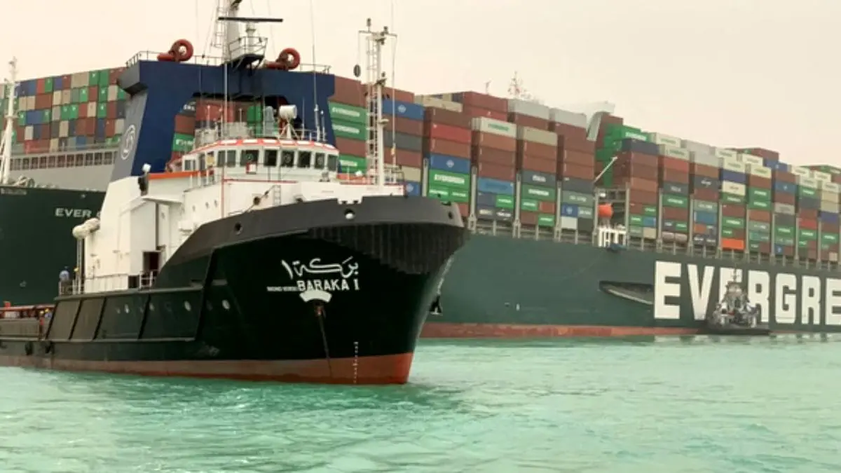 کشتی‌ها و نفتکش‌های ایرانی گرفتار در ترافیک کانال سوئز/ ایجاد تاخیر در ورود کالاهای اساسی به کشور