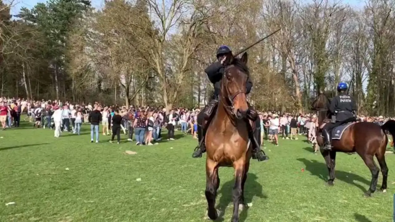 دروغ آوریل باعث درگیری پلیس بلژیک با هزاران نفر شد+ ویدئو