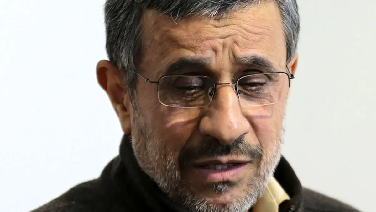 انتقادهای عبدالرضا داوری از محمود احمدی‌نژاد