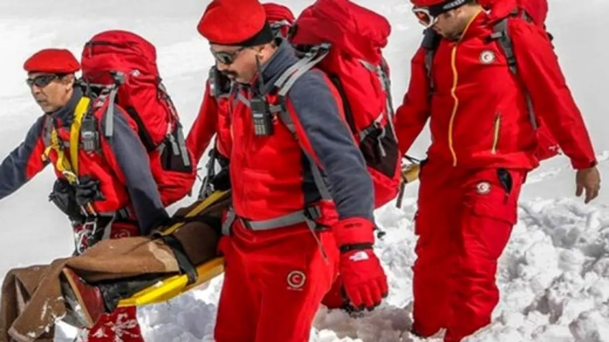 کشف دو جسد یخ‌زده در کوه‌های عجب‌شیر