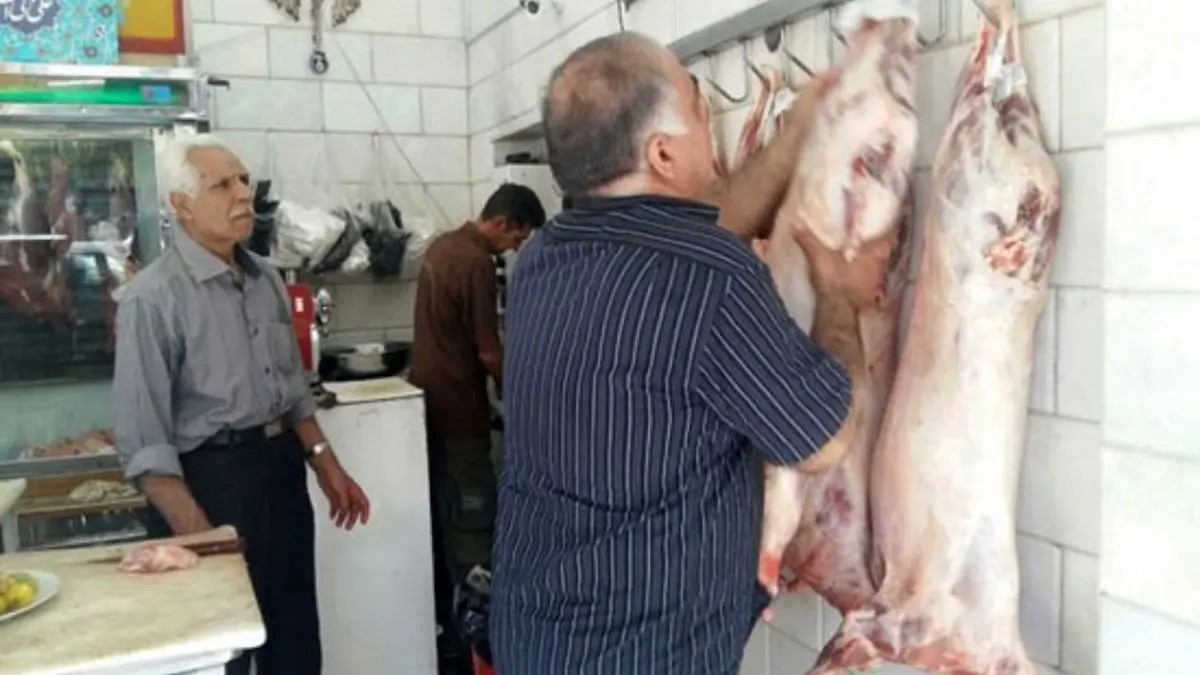قیمت گوشت قرمز برای ماه رمضان کاهش می‌یابد / شبکه بیمار توزیع و دلالان، نتیجه فشار بر تولیدکننده است