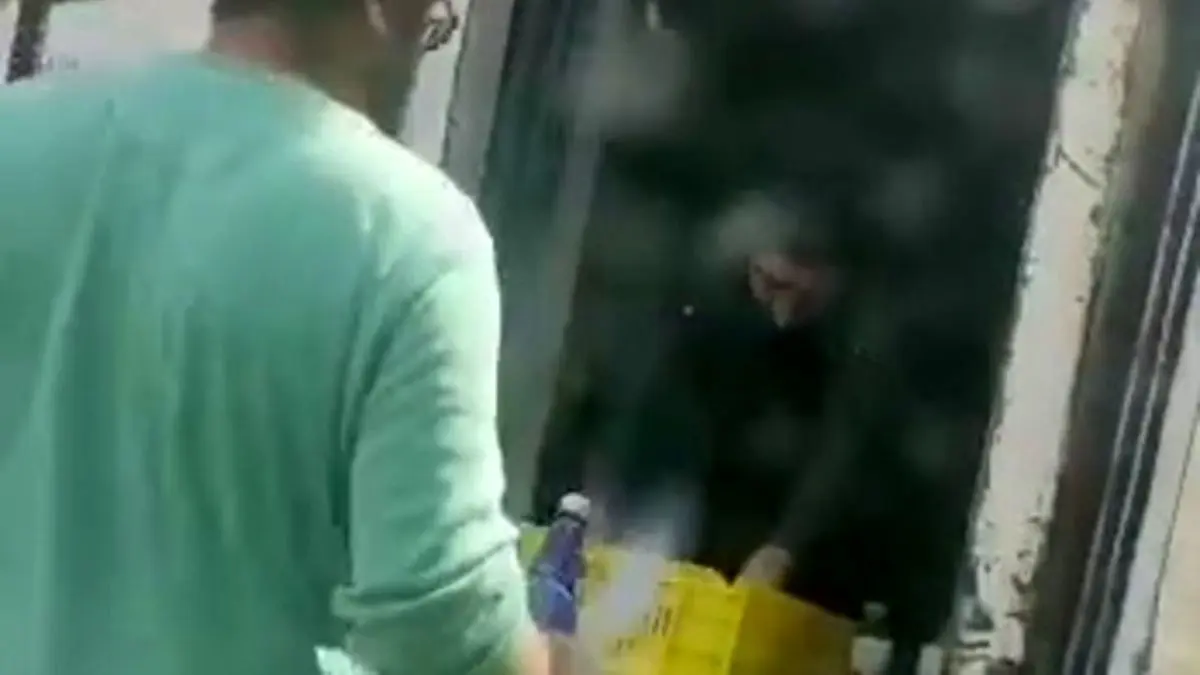 عاملین دستکاری بطری های حاوی شیر دستگیر شدند