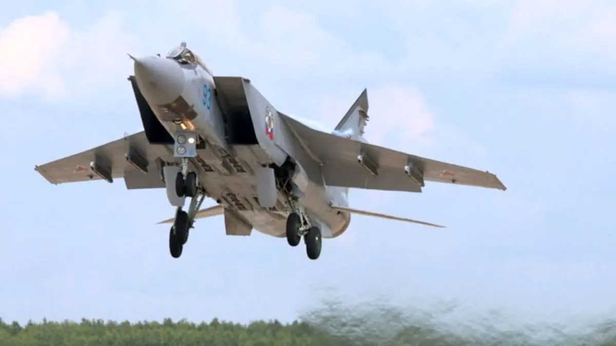 جنگنده میگ روسی هواپیمای شناسایی آمریکا را رهگیری کرد