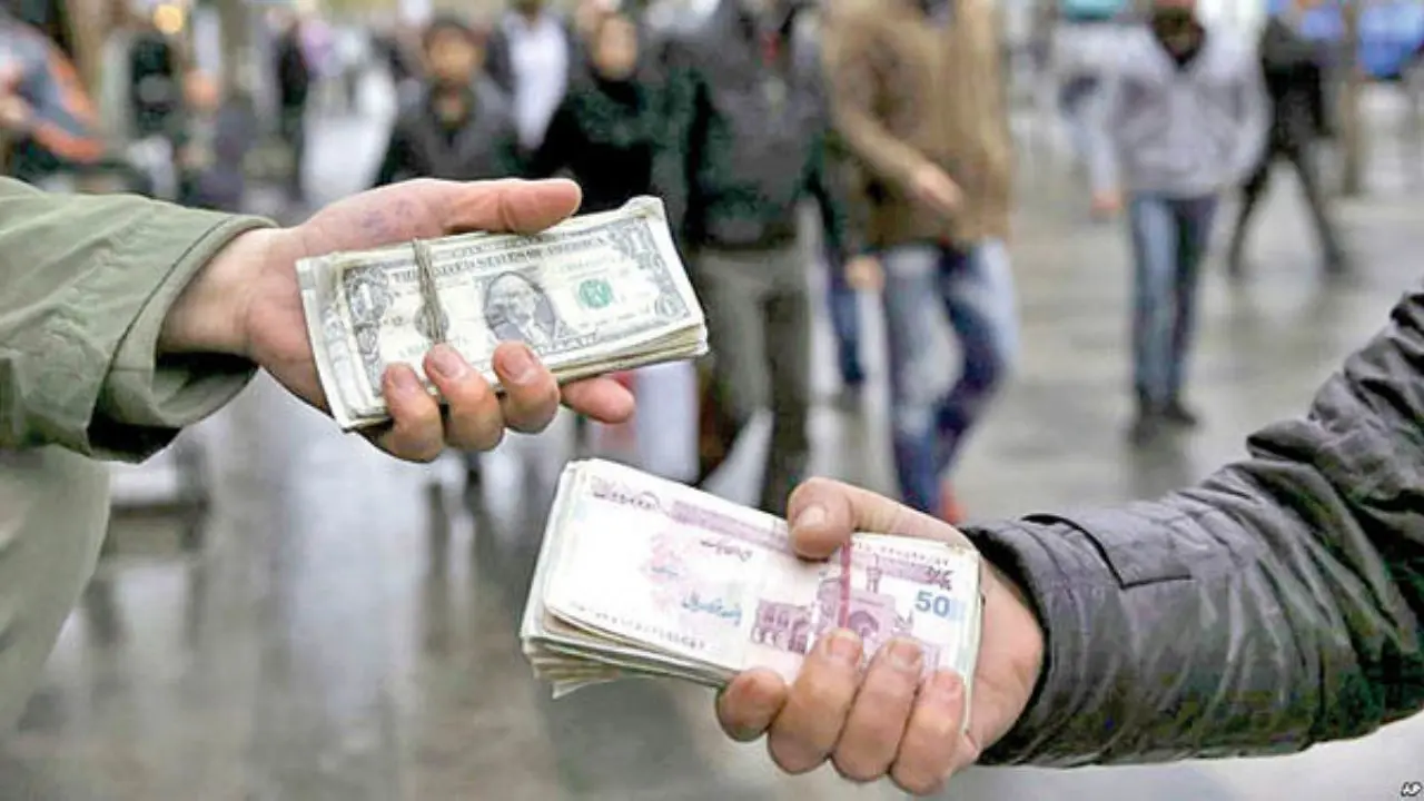 دلارهای خانگی مردم 40 میلیارد دلار است/ ایرانی‌ها 2.5 میلیارد دلار ملک خارجی خریدند