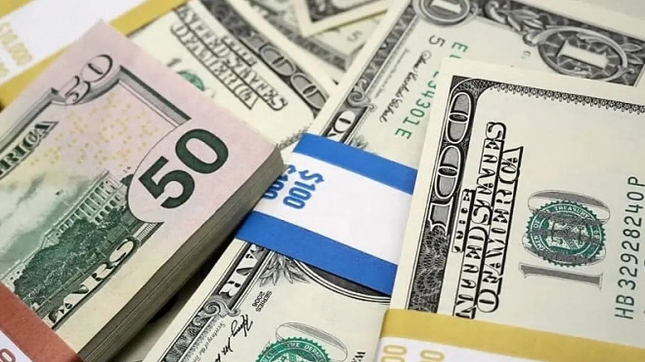 تداوم افت نرخ دلار در نخستین روز اردیبهشت‌ماه