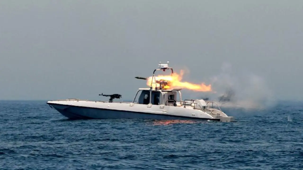 فوری: تیراندازی کشتی‌ آمریکایی به قایق‌های تندروی سپاه