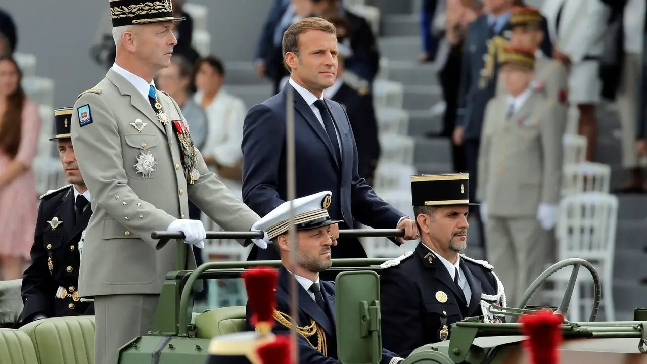 بیشتر فرانسوی‌ها با هشدار ژنرال‌ها درباره احتمال کودتا موافقند