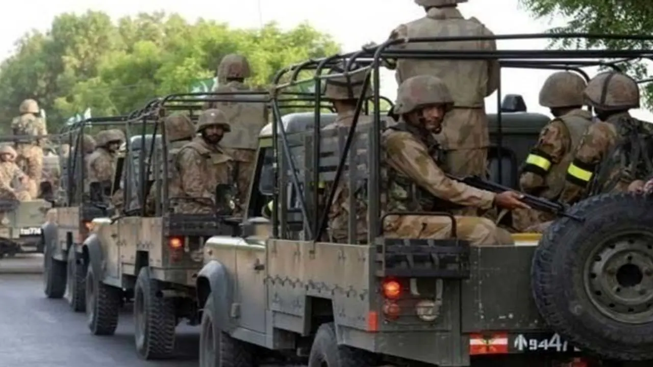 استمداد عمران خان از ارتش پاکستان برای مقابله با شیوع کرونا