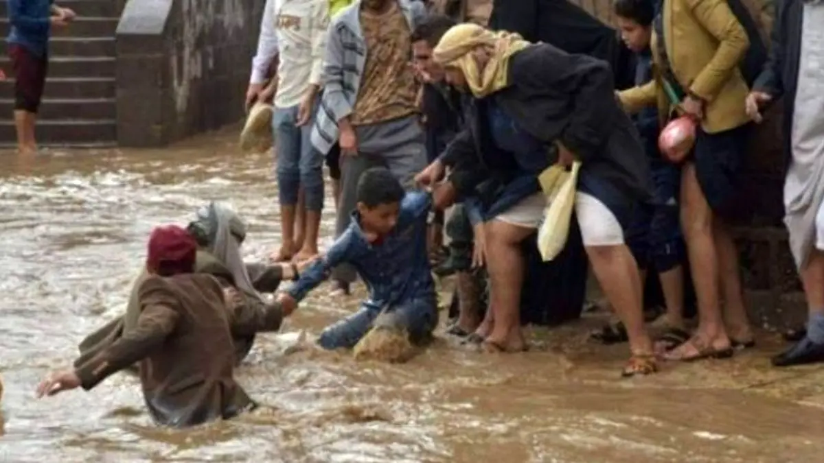 سیل مرگبار در یمن تحت محاصره/ حداقل 13 نفر شامل دو کودک جان باختند