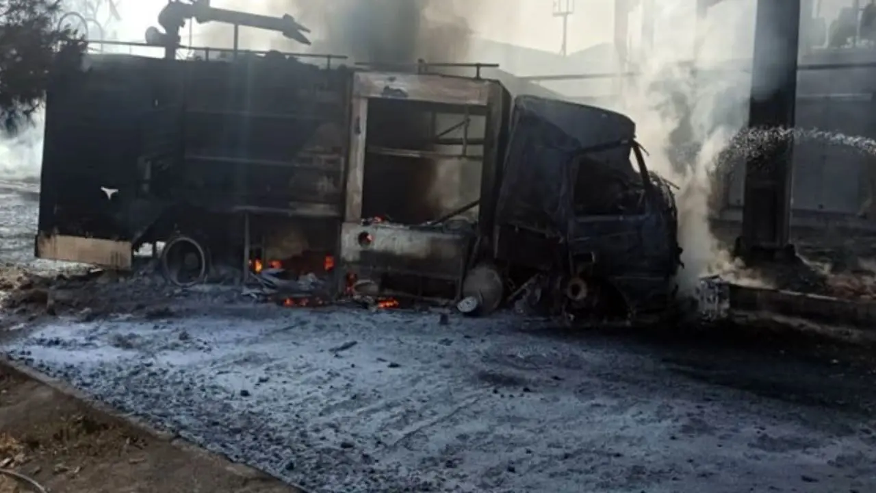 اطفاء حریق گسترده شهرک شکوهیه با تلاش 150 آتش‌نشان + ویدئو