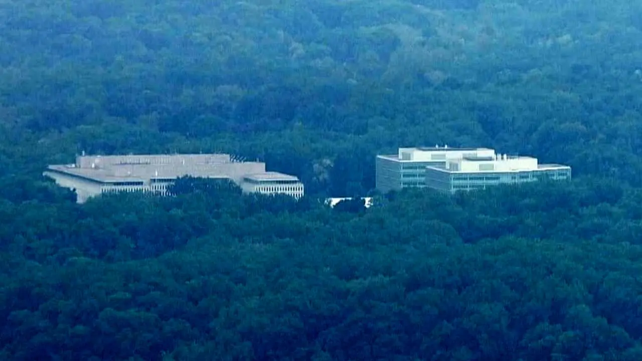 فوری/ ساختمان سازمان اطلاعات آمریکا  «سیا» مورد حمله قرار گرفت+ عکس