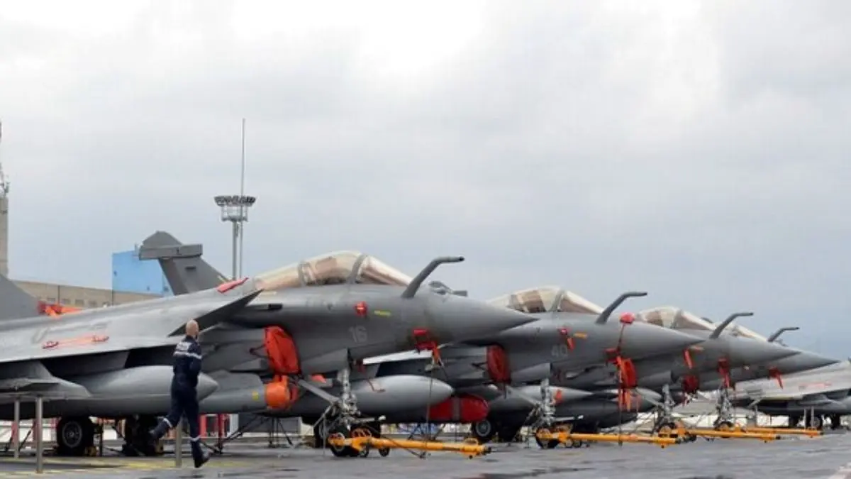 مصر قرارداد خرید 30 فروند جنگنده پیشرفته از فرانسه را امضا کرد