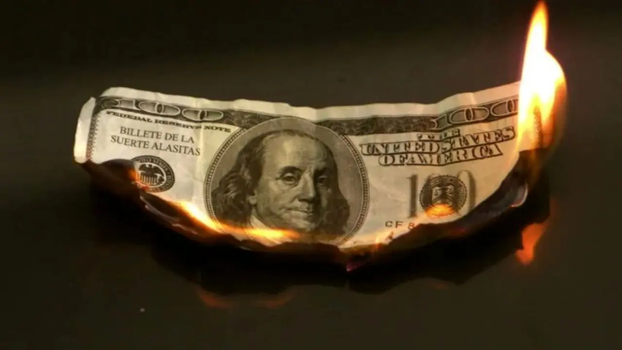 یک طرح عجیب دیگر از مجلس/ آتش زدن دلارهای قاچاق!