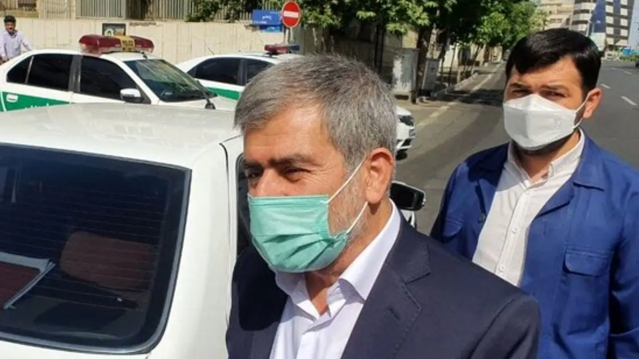 فریدون عباسی در ستاد انتخابات کشور حاضر شد