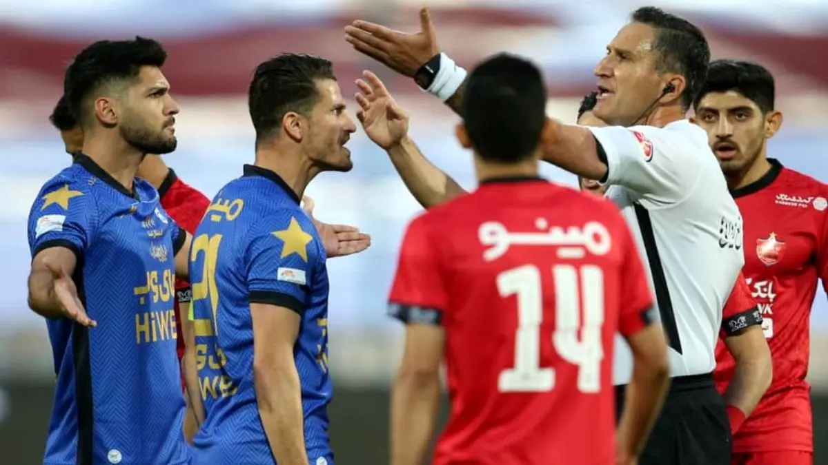 اوضاع فوتبال ایران خراب است