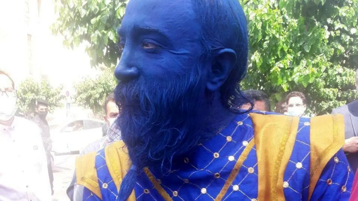 امروز همه برای ثبت‌نام آمدند حتی غول چراغ جادو+ عکس