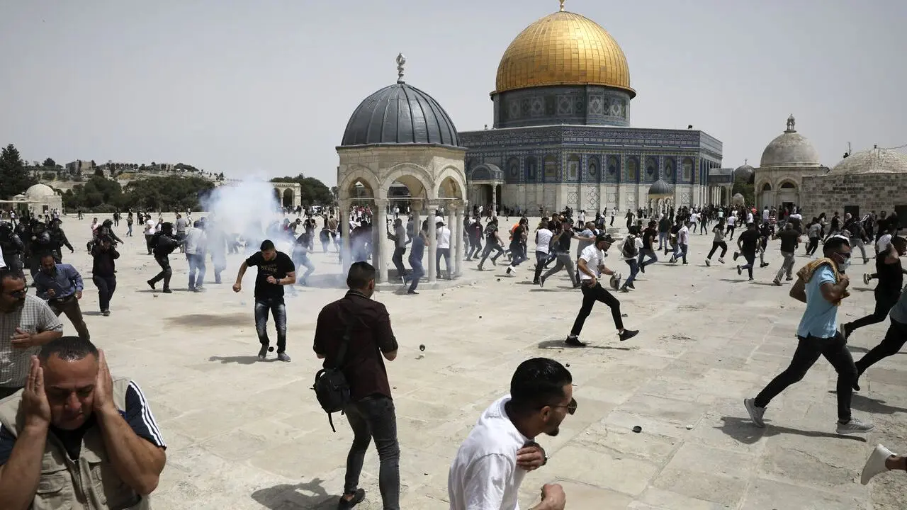 ادامه قانون شکنی صهیونیستها و یورش دوباره شهرک نشینان به مسجد الاقصی