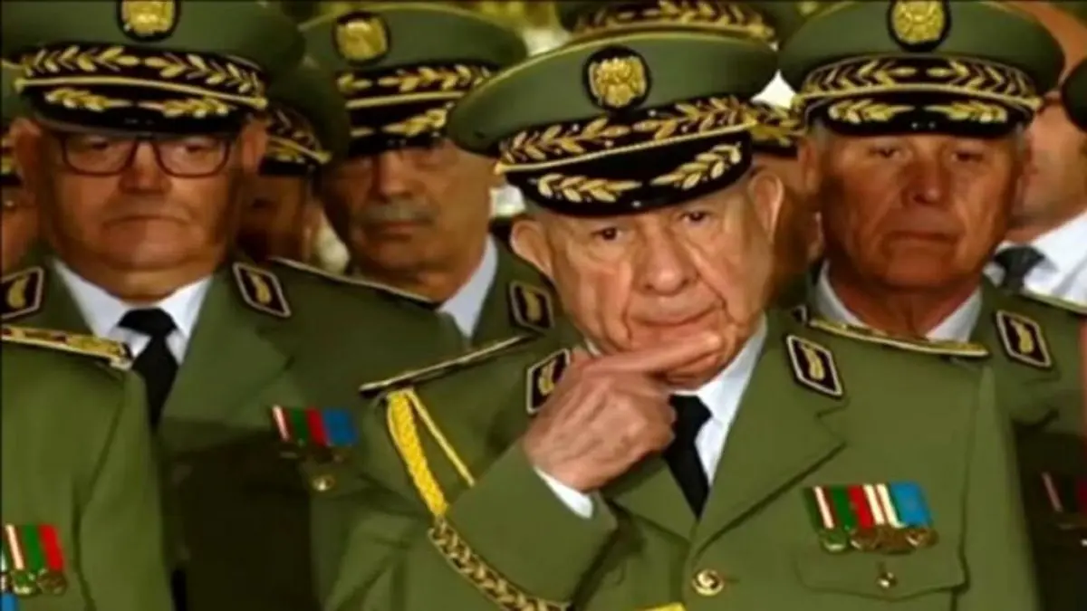 ژنرال الجزایری که به سرباز صفر تنزل درجه داده شد