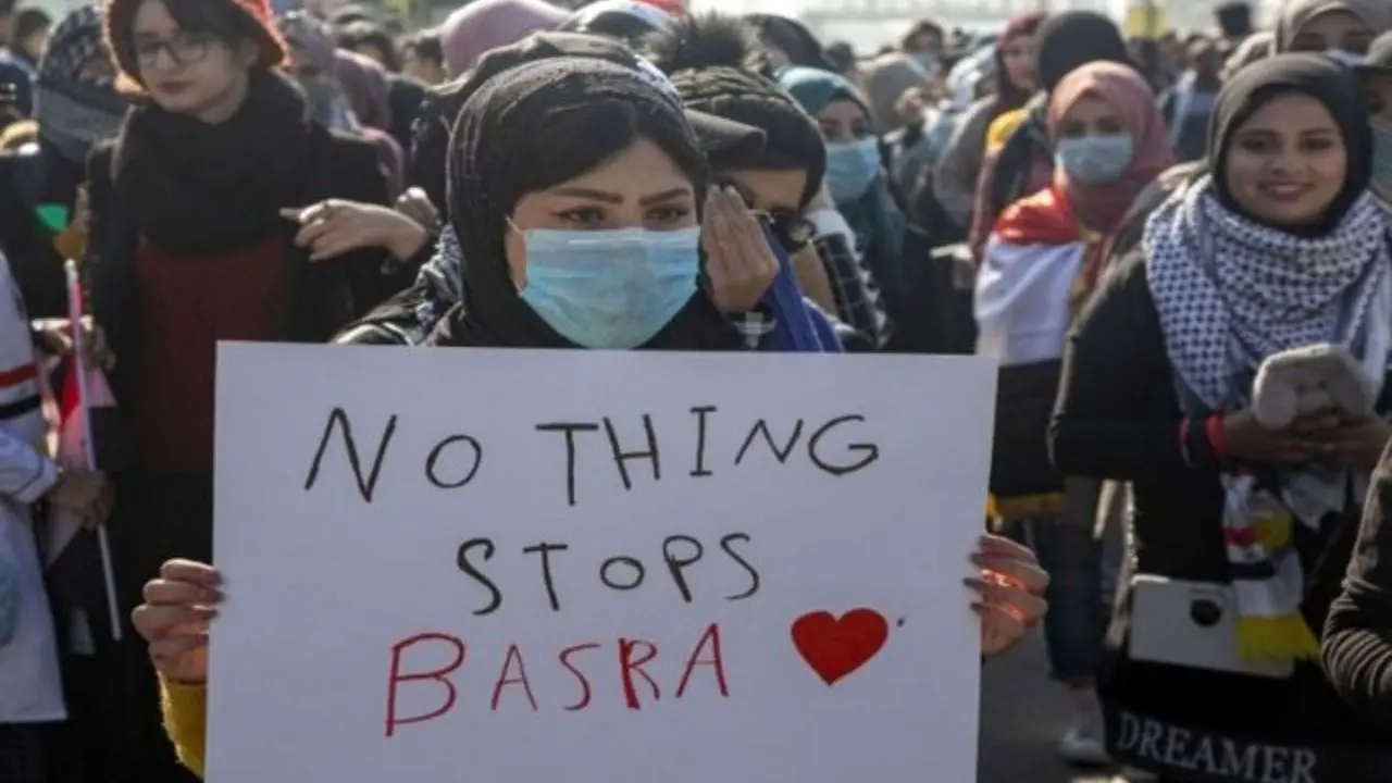 معترضان عراقی ساختمان استانداری بصره را بستند