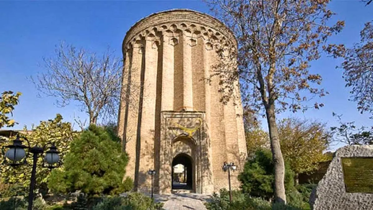 بی‌توجهی به بناهای تاریخی در ایران شدت گرفته است / برج طغرل را هم به فراموشی بسپارید