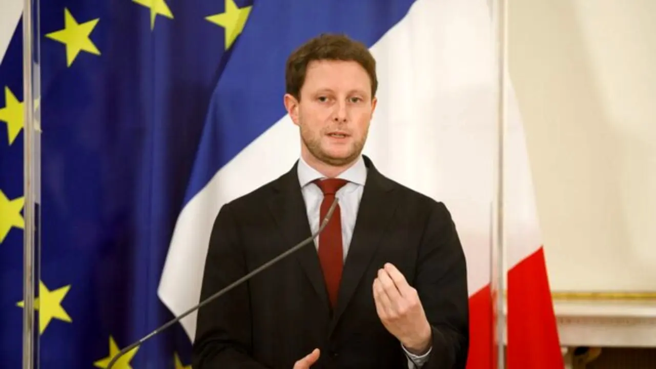 فرانسه قصد دارد زبان انگلیسی را از نشست‌های اتحادیه اروپا حذف کند