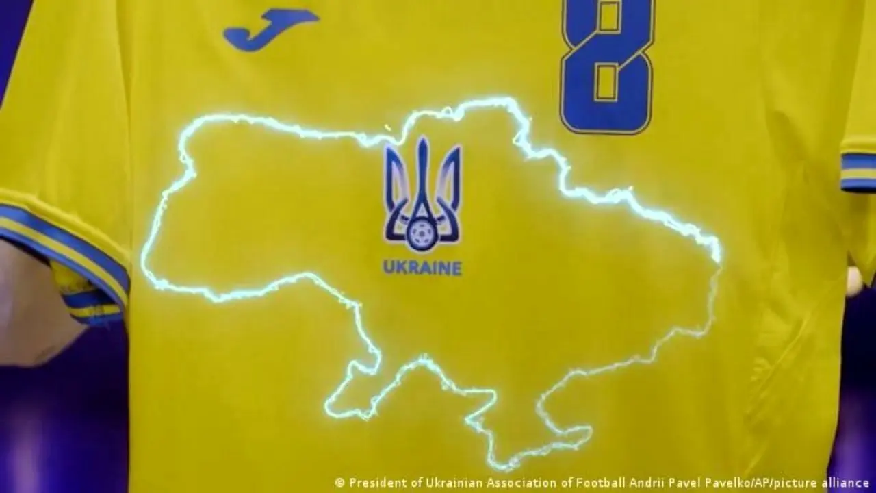 نشان جدید لباس تیم ملی فوتبال اوکراین و حاشیه‌هایی که ایجاد کرد