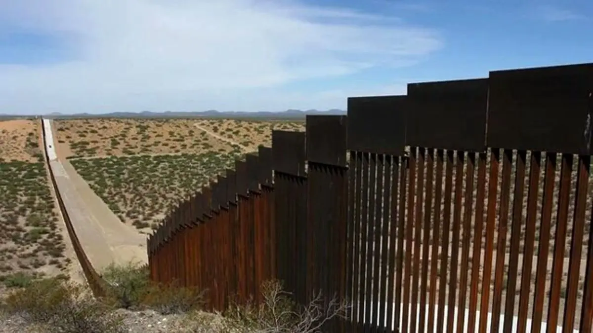 پنتاگون بودجه ساخت دیوار مرزی مکزیک را قطع کرد
