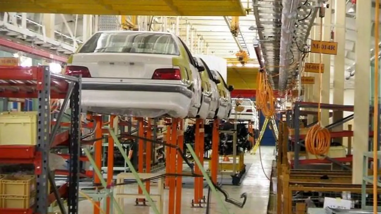انحراف زیادی از برنامه تولید خودروهای تجاری در کشور وجود دارد
