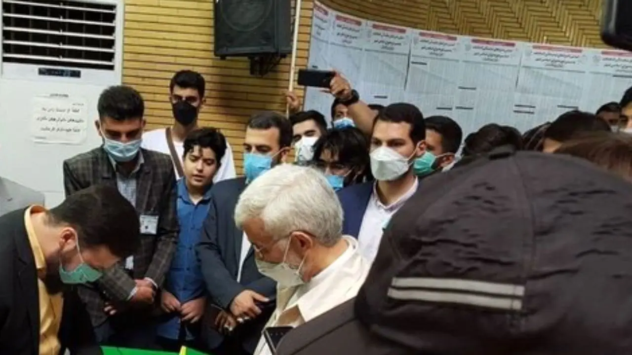 حضور سعید جلیلی در مسجد فاطمیه برای شرکت در انتخابات / جلیلی: هر رای یک موشک نقطه زن است