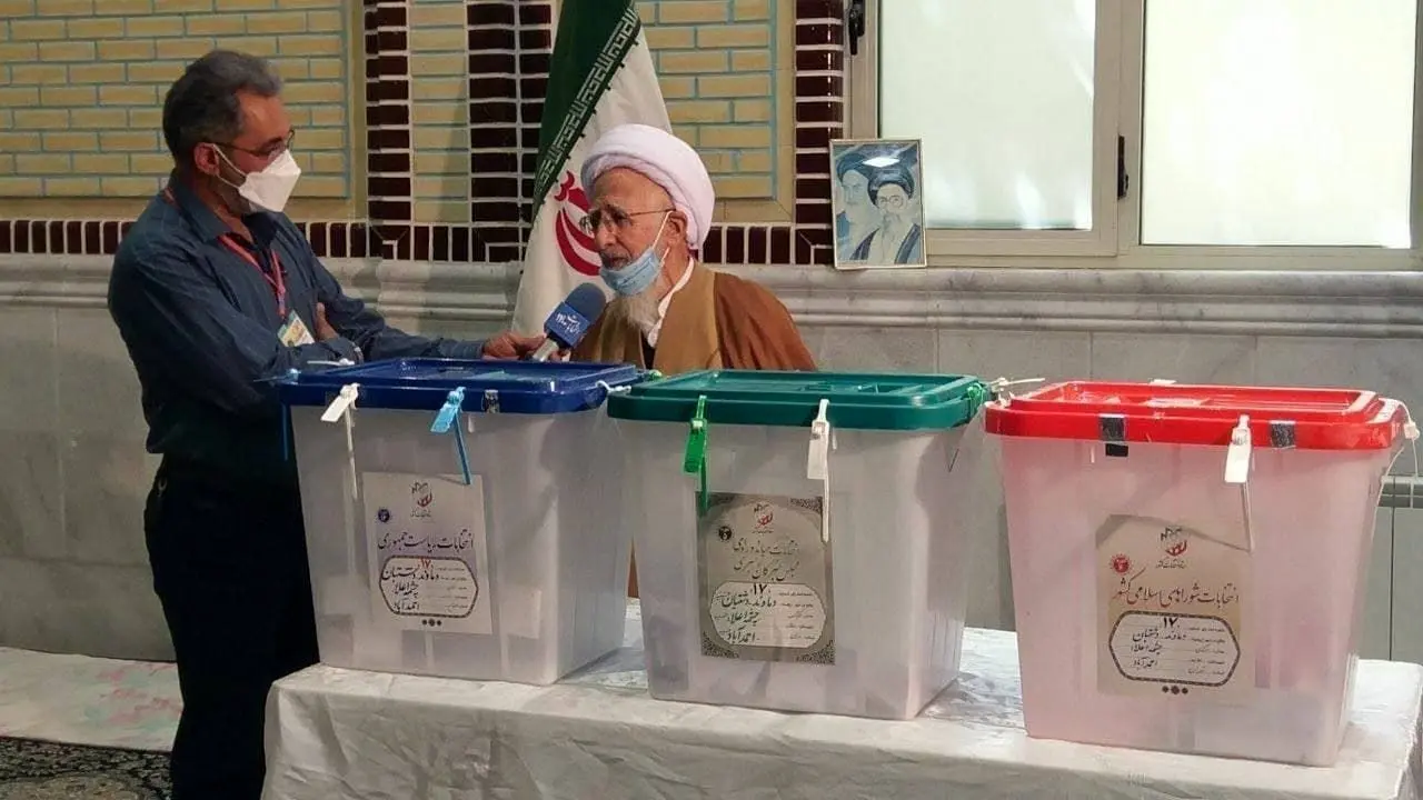 آیت الله جوادی آملی رای خود را در دماوند به صندوق انداخت/ پیروز انتخابات باید پاسخگوی مشکلات مردم باشد