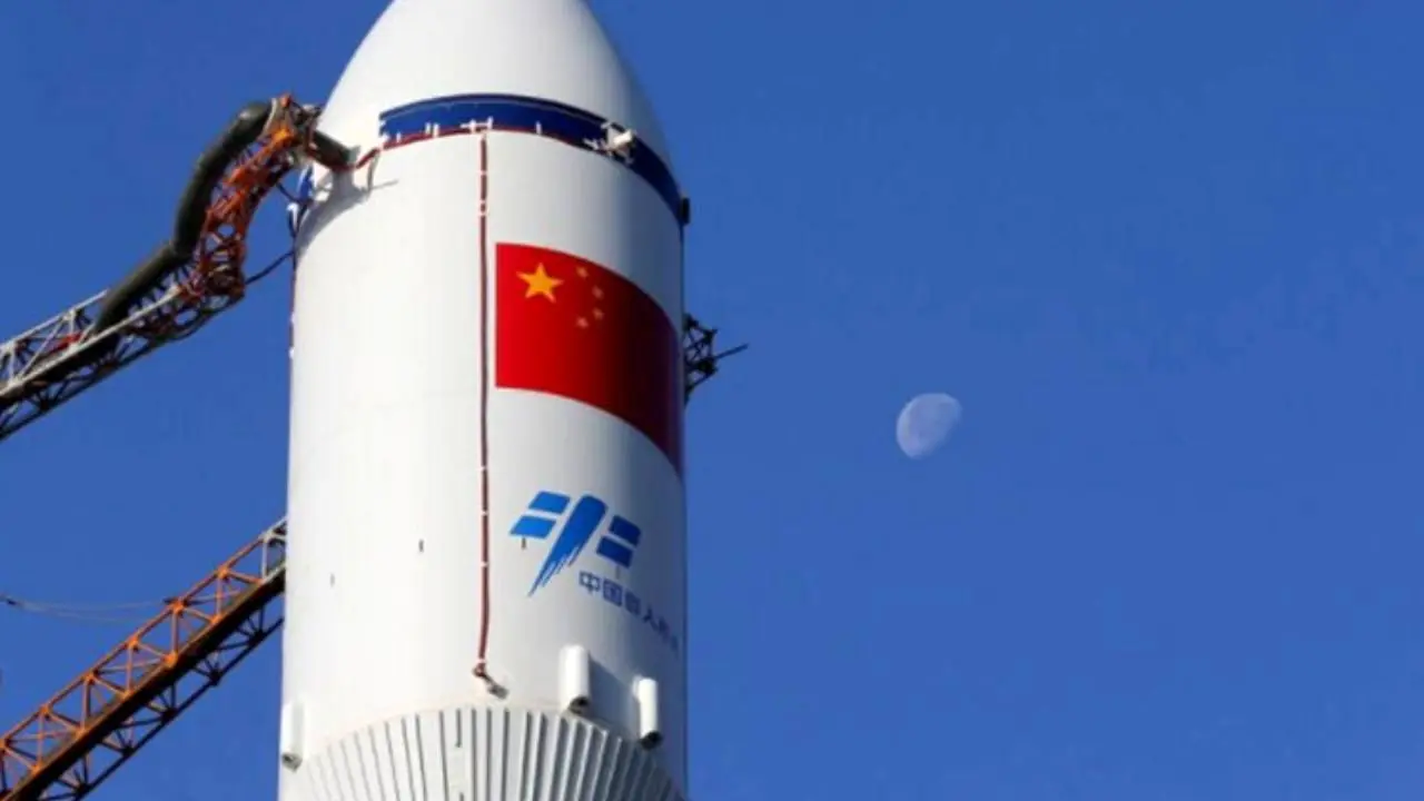 چین فضاپیمای سرنشین دار به مدار زمین پرتاب می کند