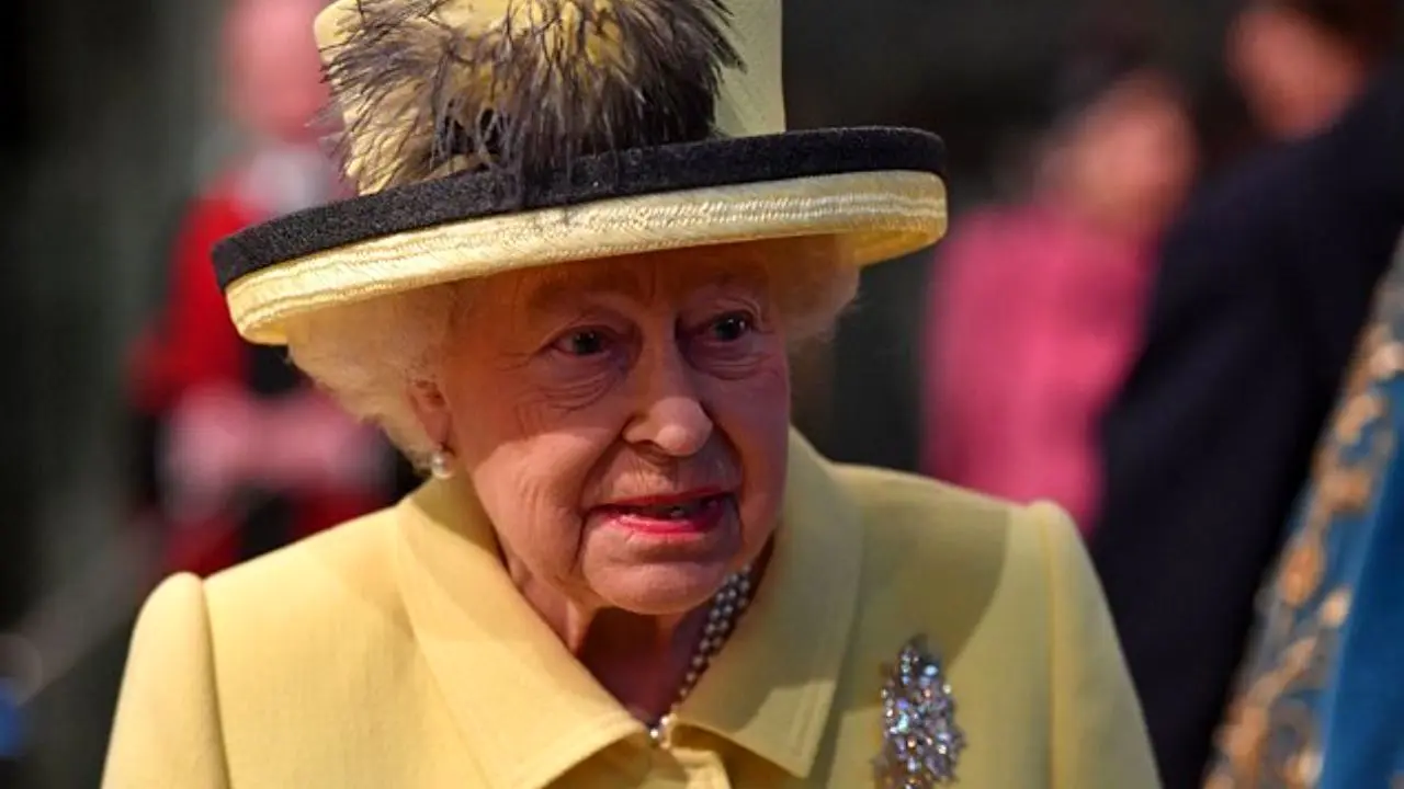 خوی استعماری ملکه انگلیس+ ویدئو