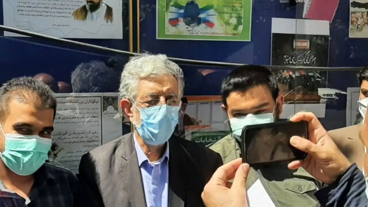 حضور حدادعادل در مسجد لرزاده تهران برای شرکت در انتخابات