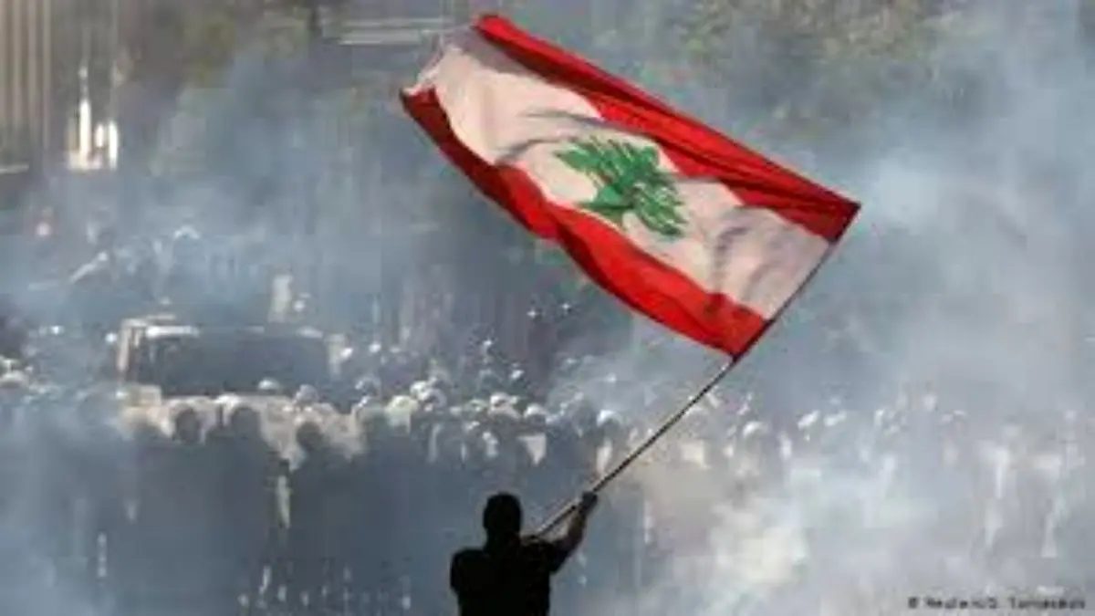 لبنان ناآرام شد؛ معترضان مسیرهای بیروت را بستند