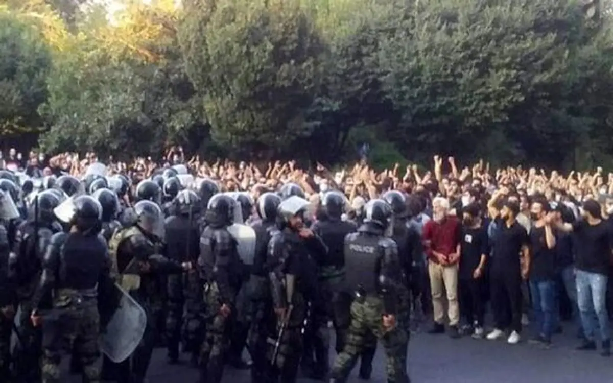 ادعای یک روزنامه اصولگرا: اعتراضات سال گذشته ریشه اقتصادی و خاستگاه اجتماعی و ایرانی نداشته است!